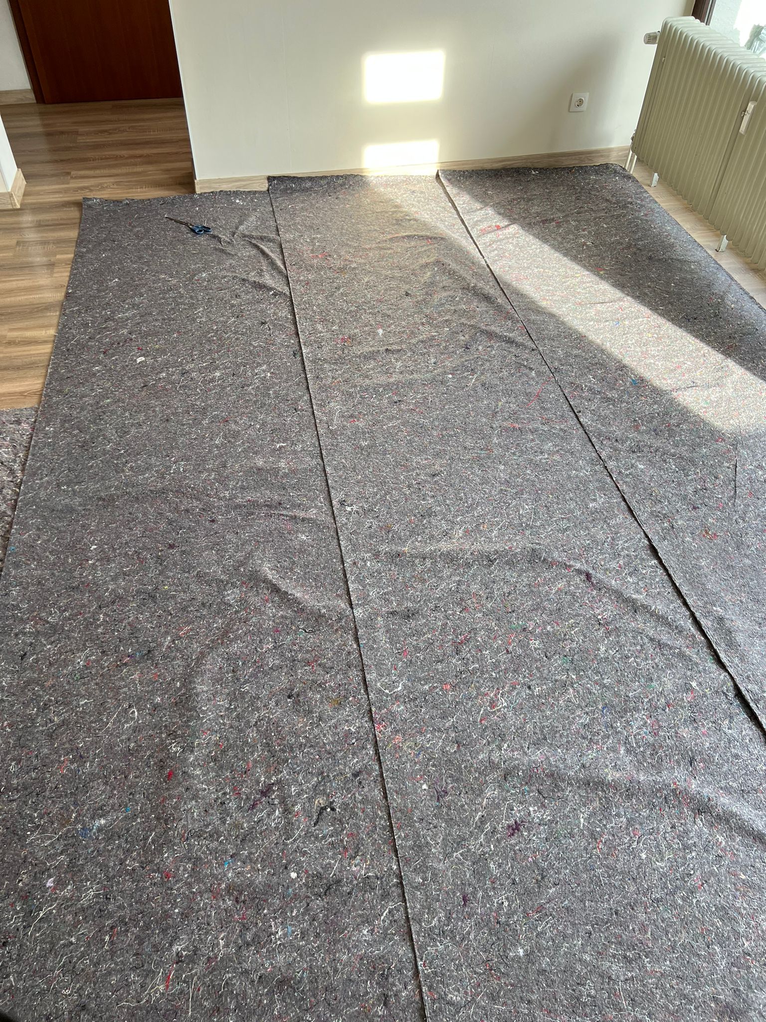 So wird Malervlies verwendet - Das optimale Setup